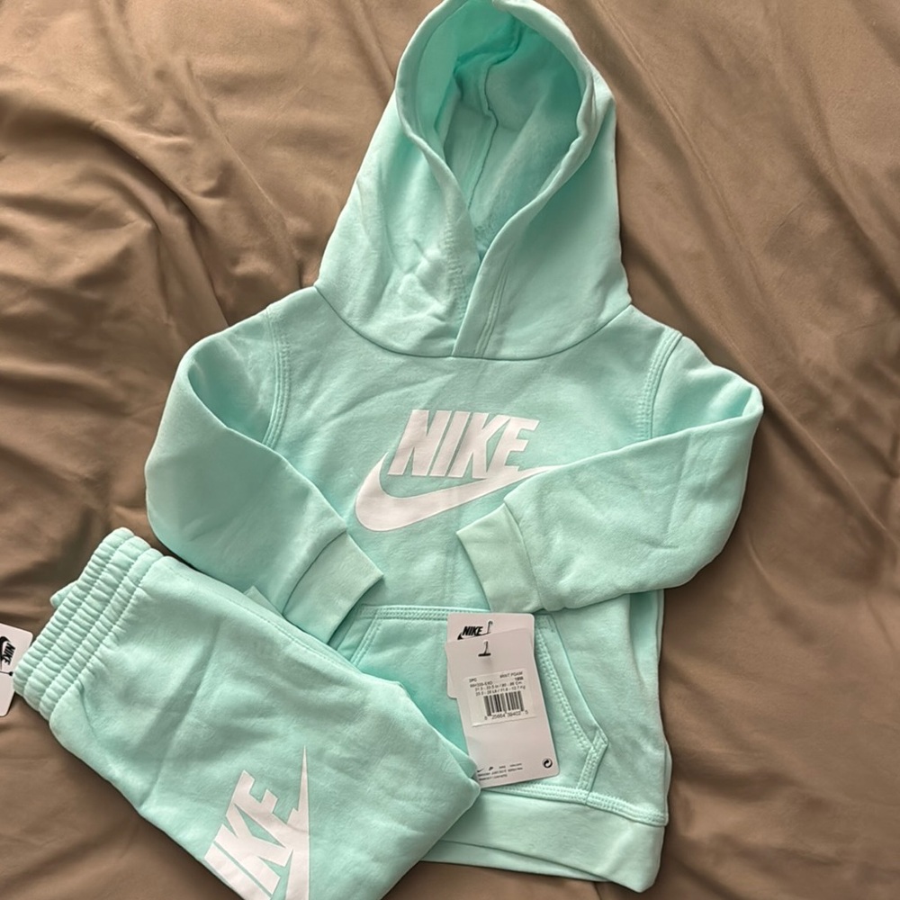 Nike | Toddler’s 2 Piece Sweat Set